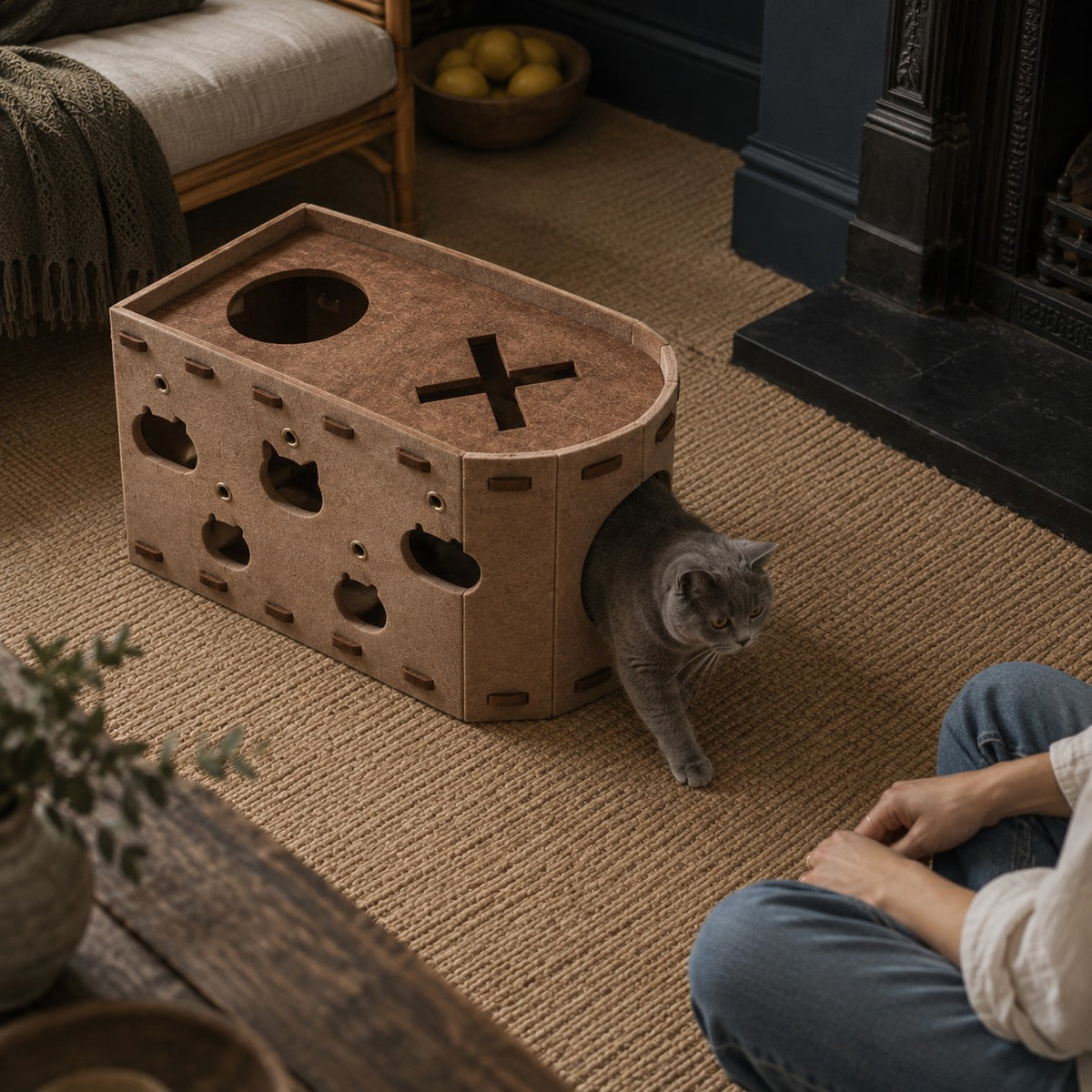 Quill felt cat hideout in use at home | The Fernby